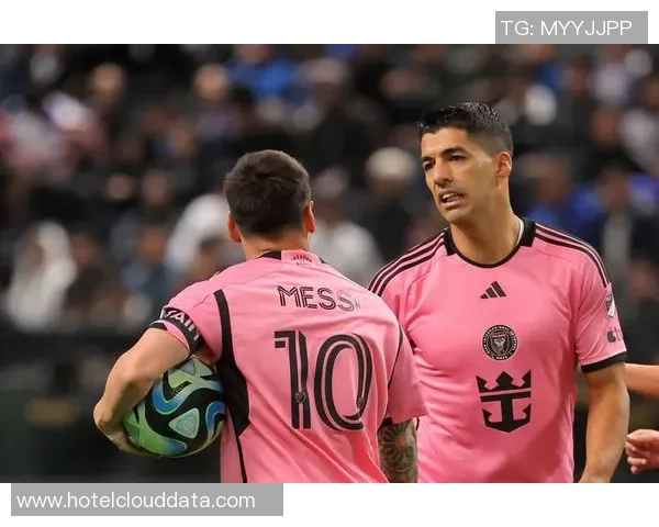 足球球星转型主播背后故事揭秘:从绿茵场到直播间的精彩人生 足球球星转型主播背后故事揭秘:从绿茵场到直播间的精彩人生